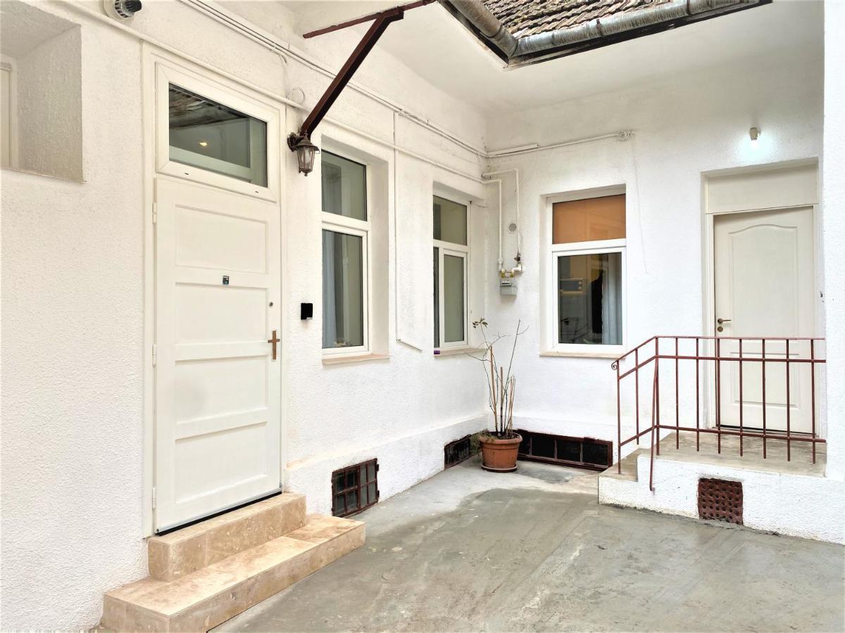 The Old Town Nest Apartment Brasov Bagian luar foto