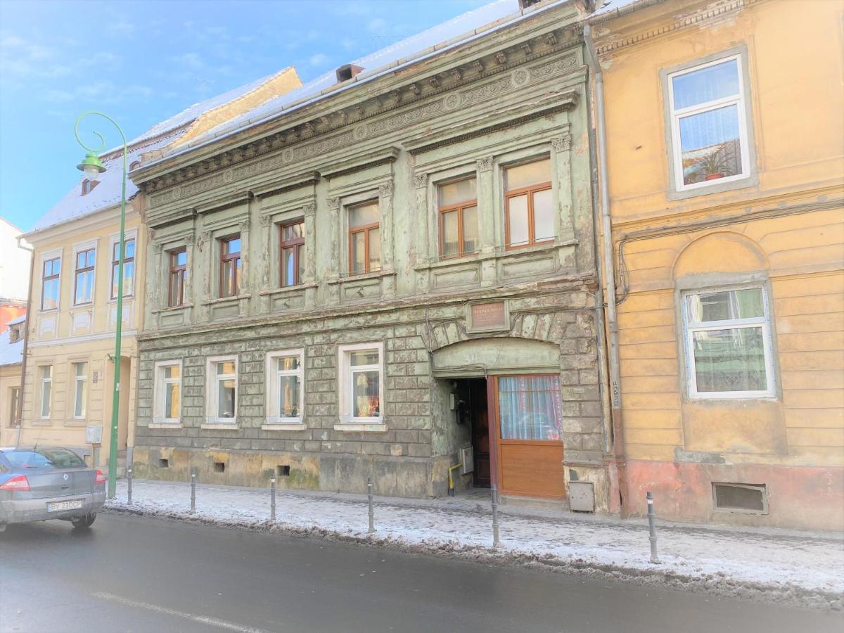 The Old Town Nest Apartment Brasov Bagian luar foto