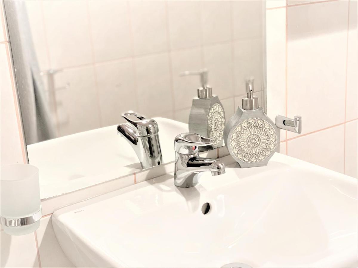 The Old Town Nest Apartment Brasov Bagian luar foto